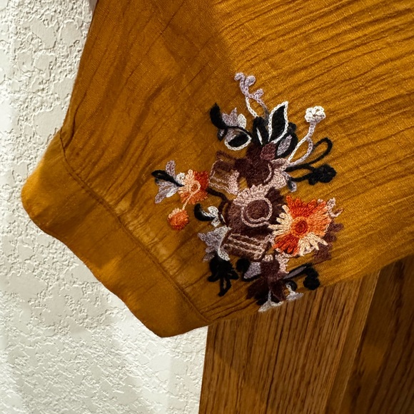 Olive Hill Button Up Scoop Neck Tunic w Floral Embroidery - Picture 5 of 10